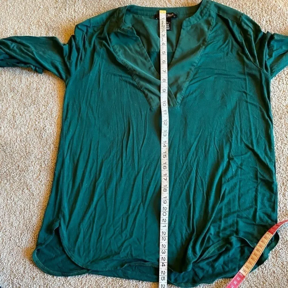 White House Black Market, emerald green blouse - Picture 7 of 7